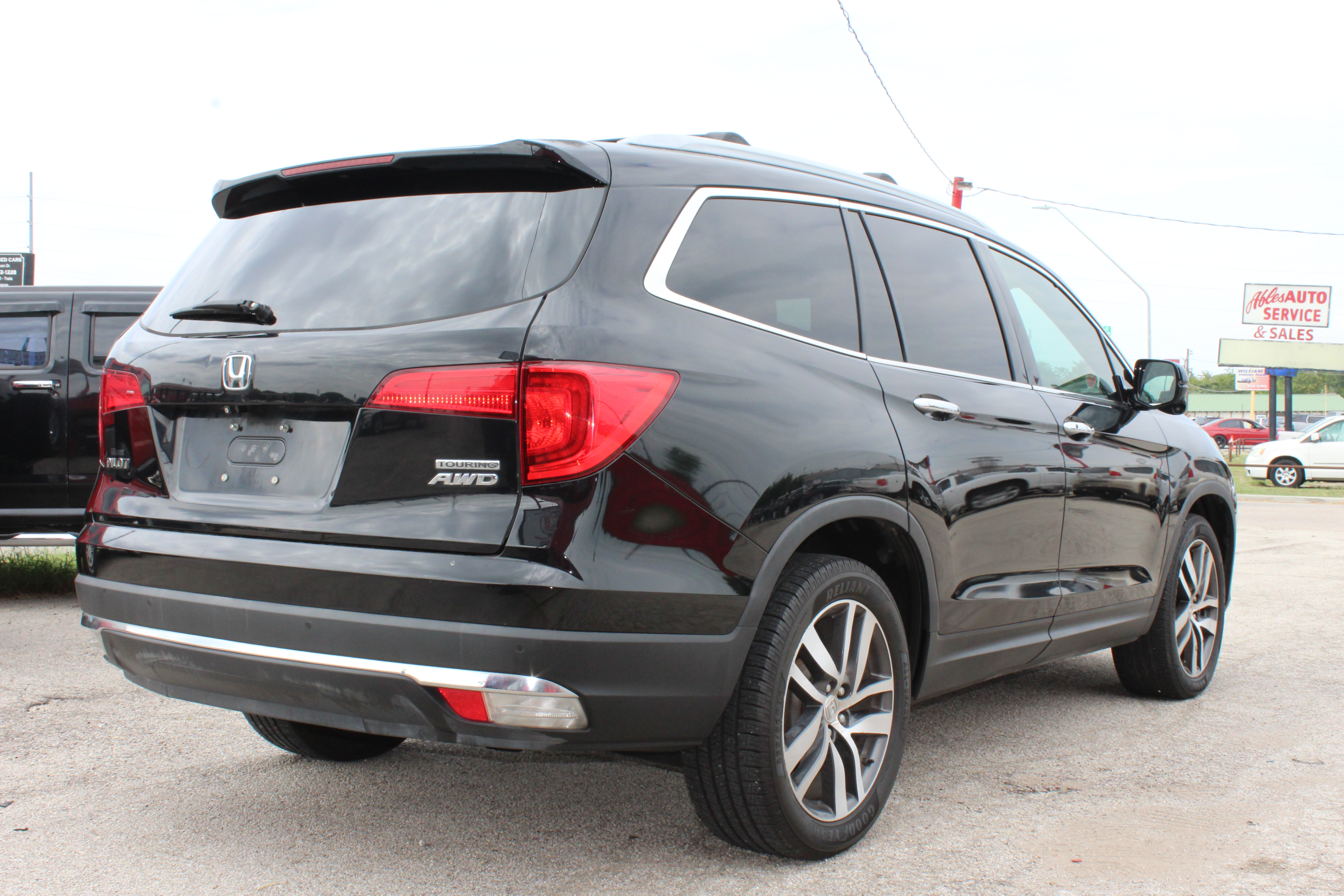 2016 Honda Pilot AWD 4dr Touring w/RES & Navi - Black exterior view 9