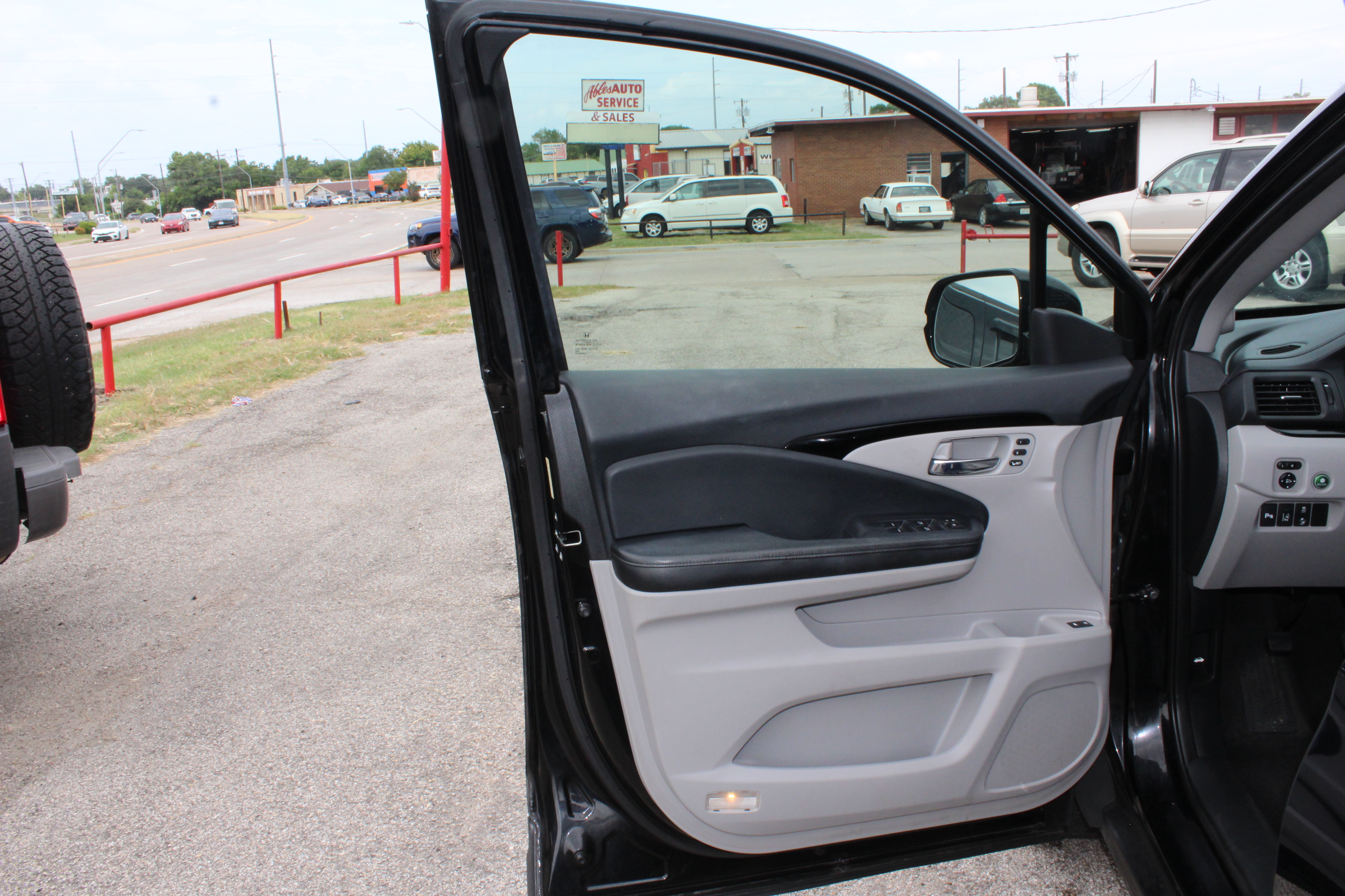 2016 Honda Pilot AWD 4dr Touring w/RES & Navi - Black exterior view 17