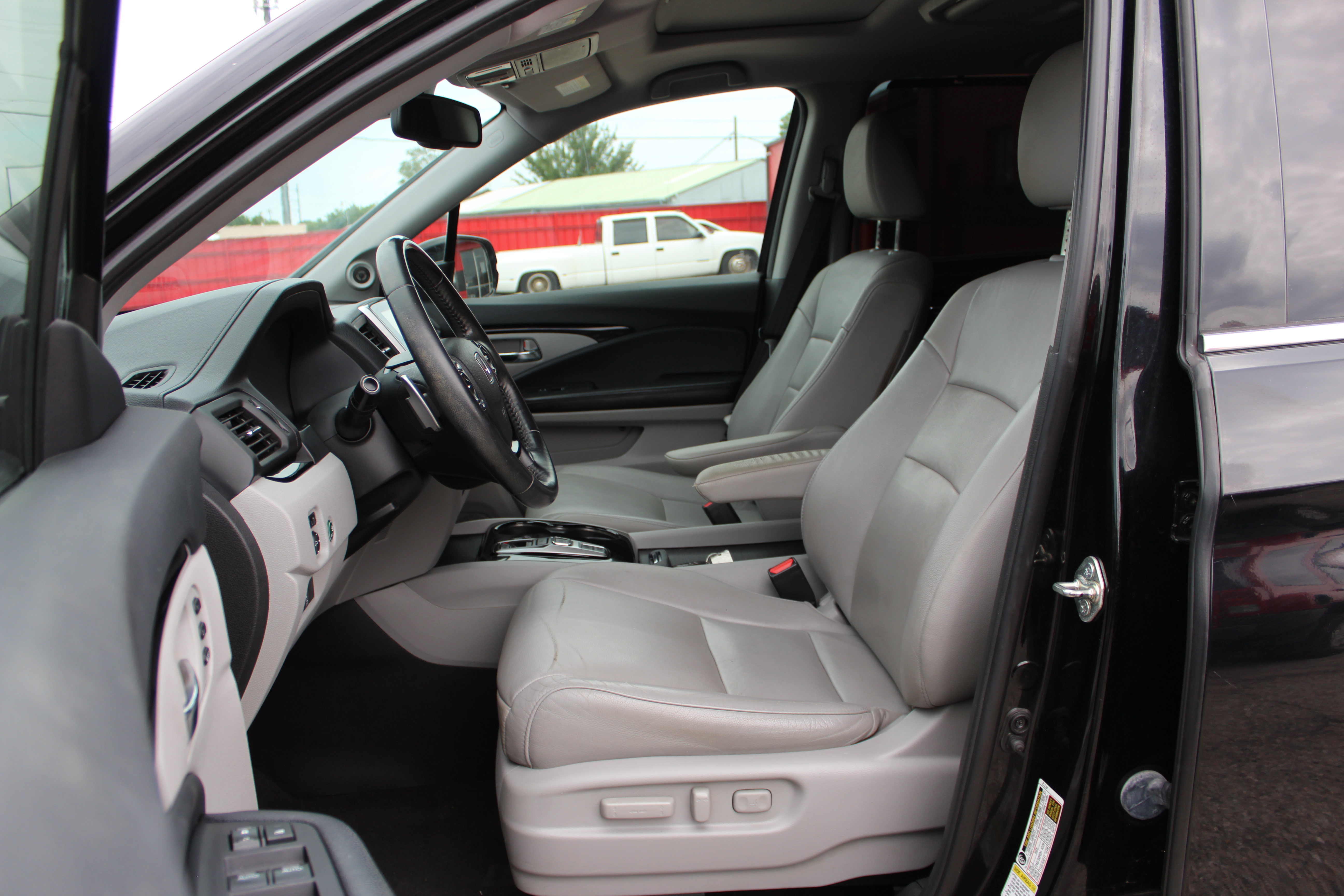 2016 Honda Pilot AWD 4dr Touring w/RES & Navi - Black exterior view 13