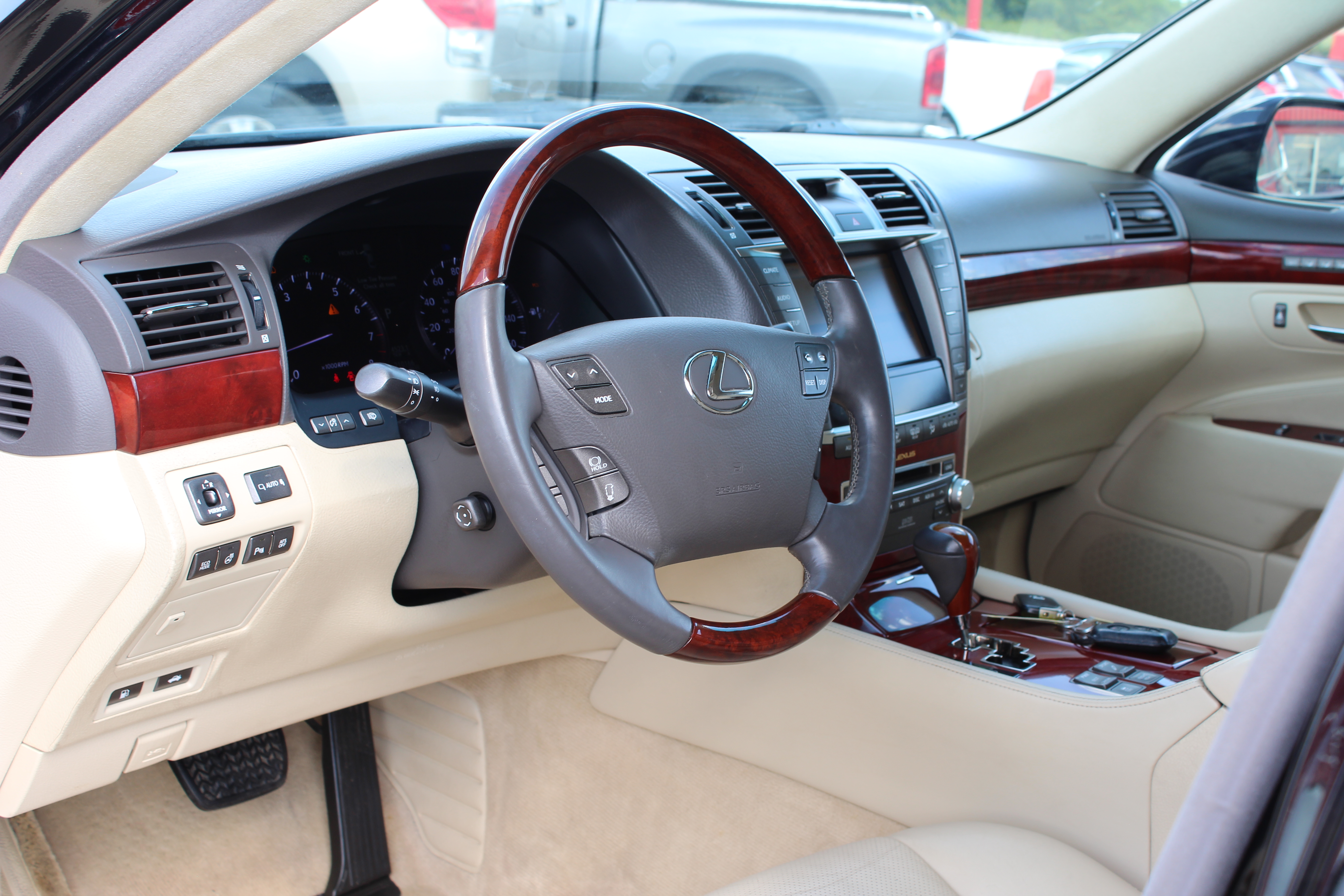 2010 Lexus LS 460 4dr Sdn L RWD - Black exterior view 16
