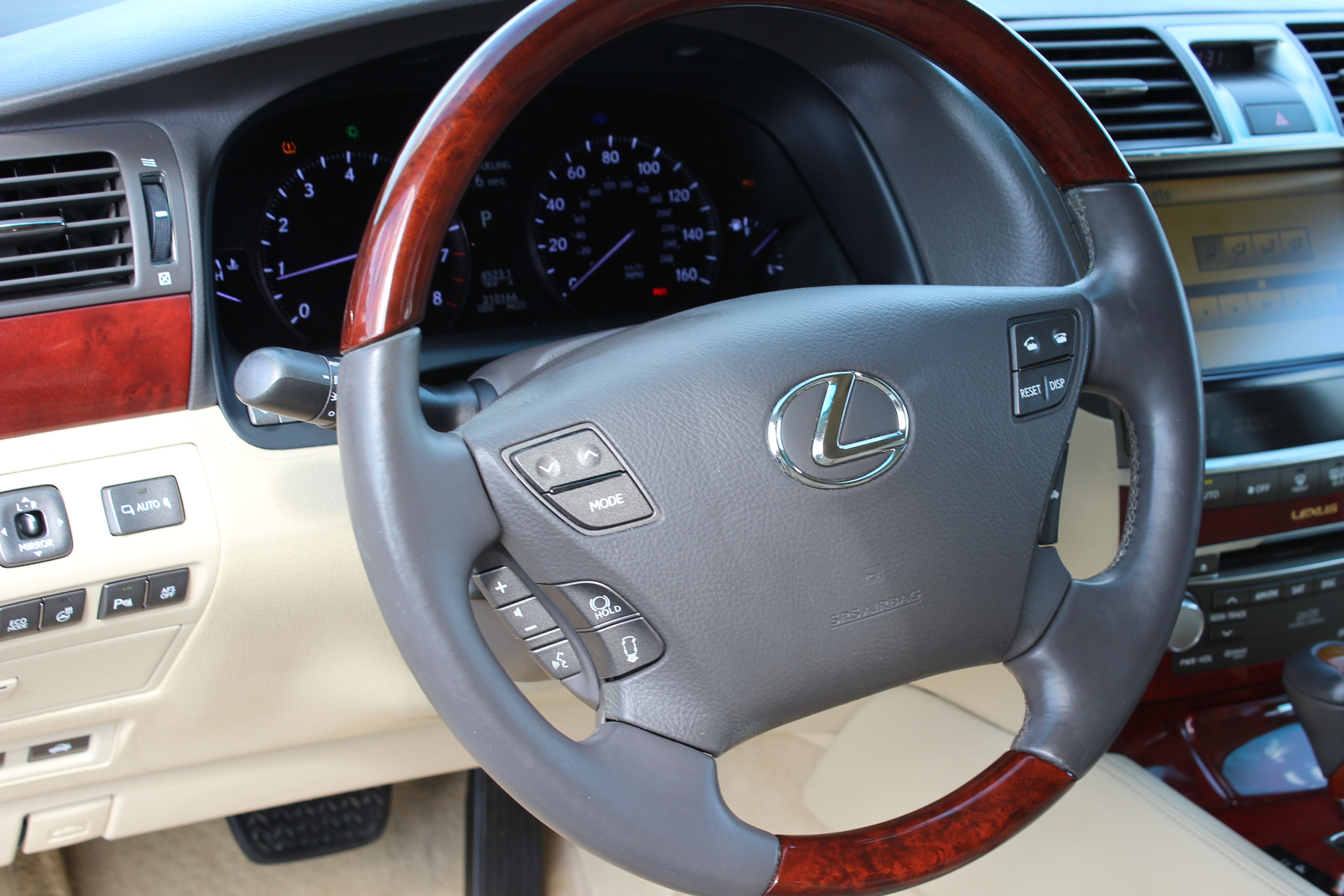 2010 Lexus LS 460 4dr Sdn L RWD - Black exterior view 18