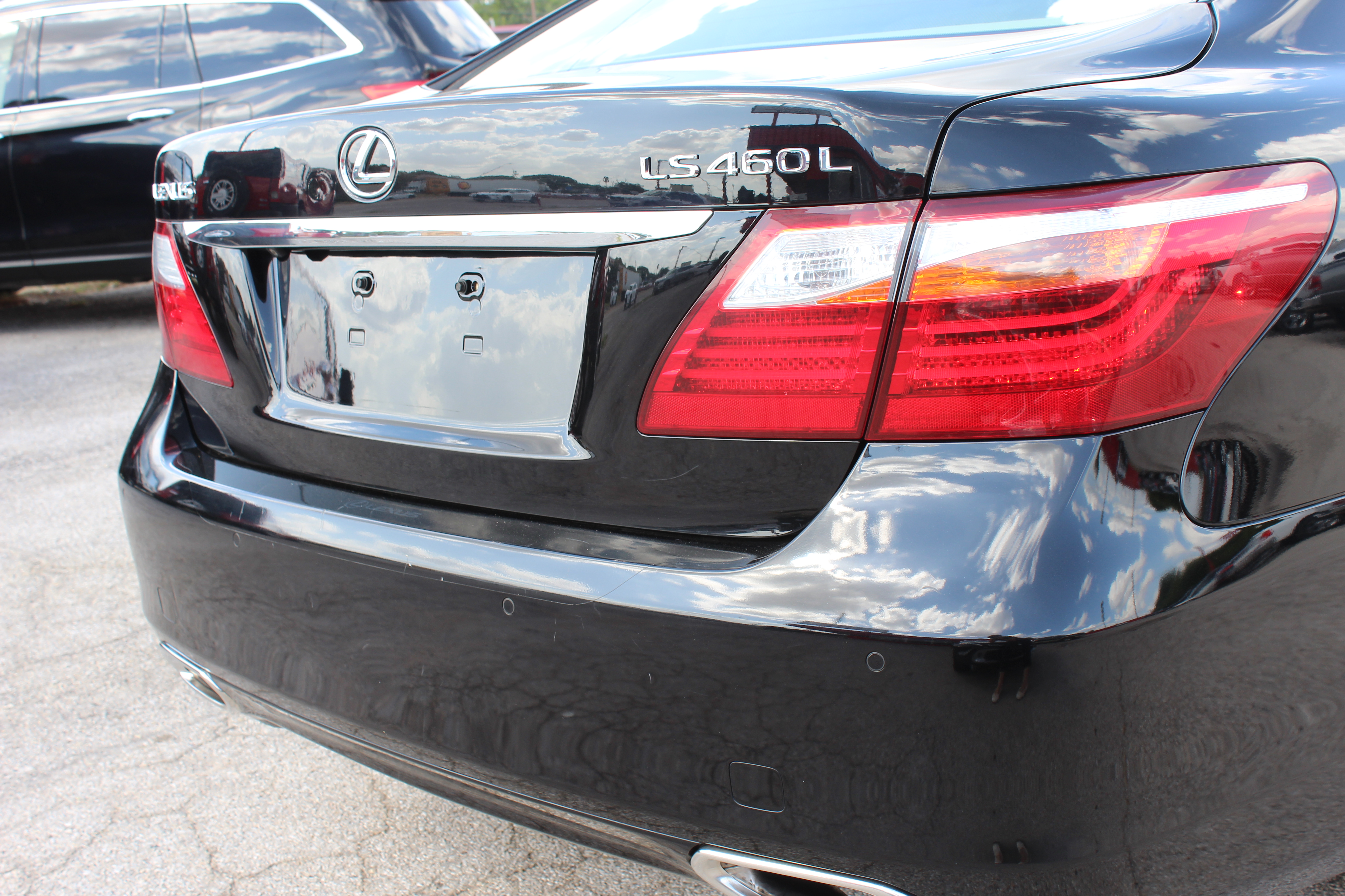 2010 Lexus LS 460 4dr Sdn L RWD - Black exterior view 10