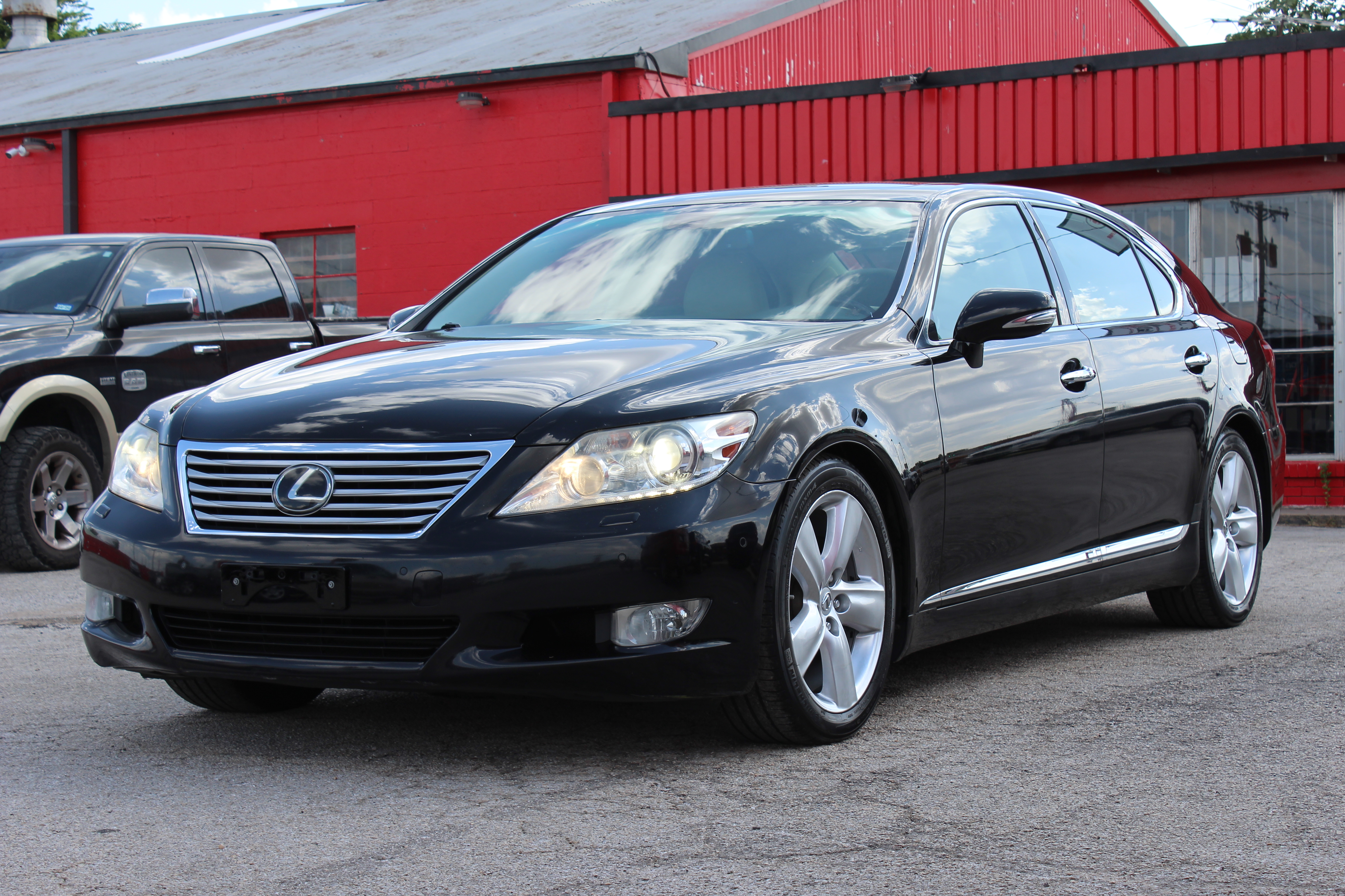 2010 Lexus LS 460 4dr Sdn L RWD - Black exterior view 4