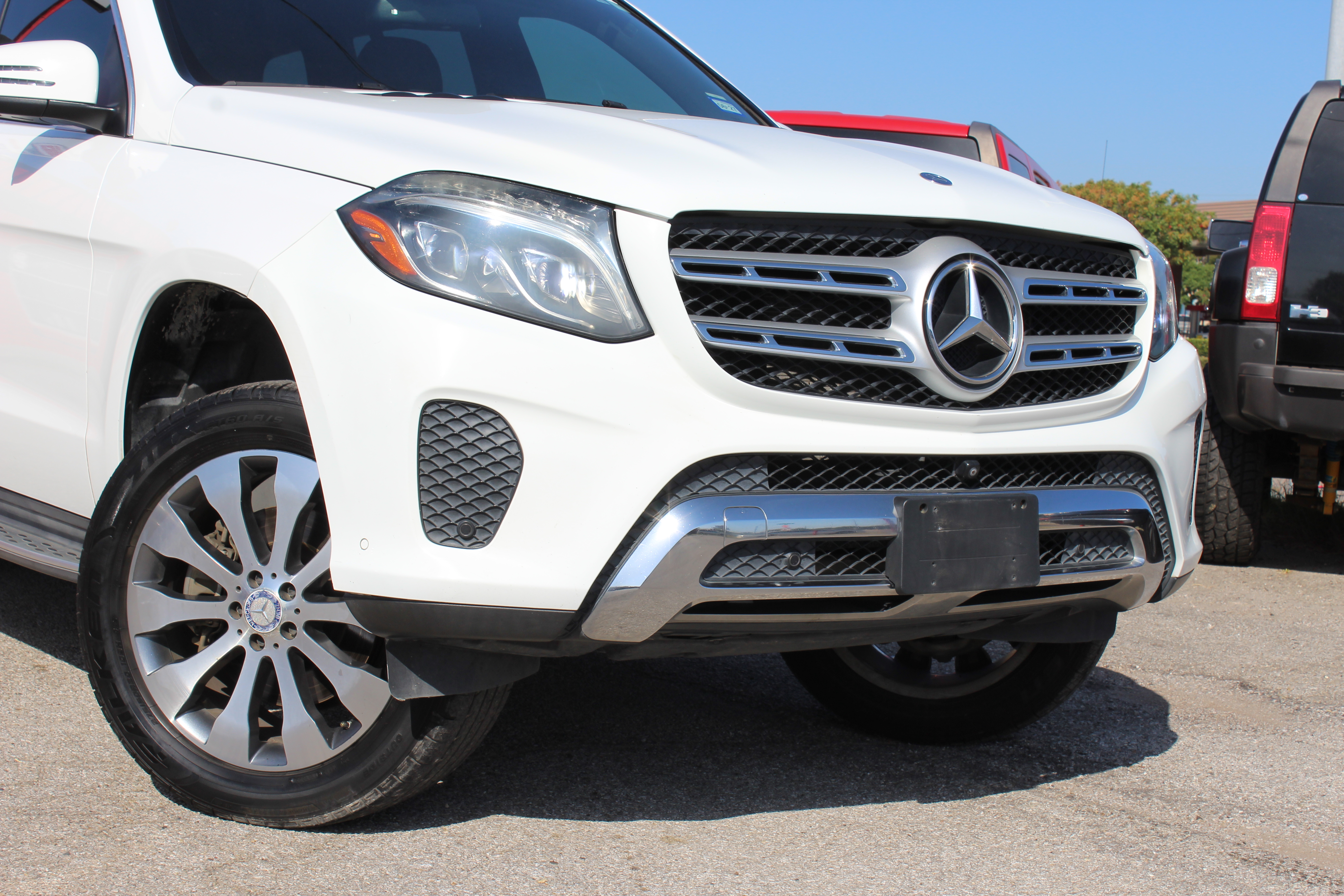 2017 Mercedes-Benz GLS 450 GLS 450 4MATIC SUV - White exterior view 2