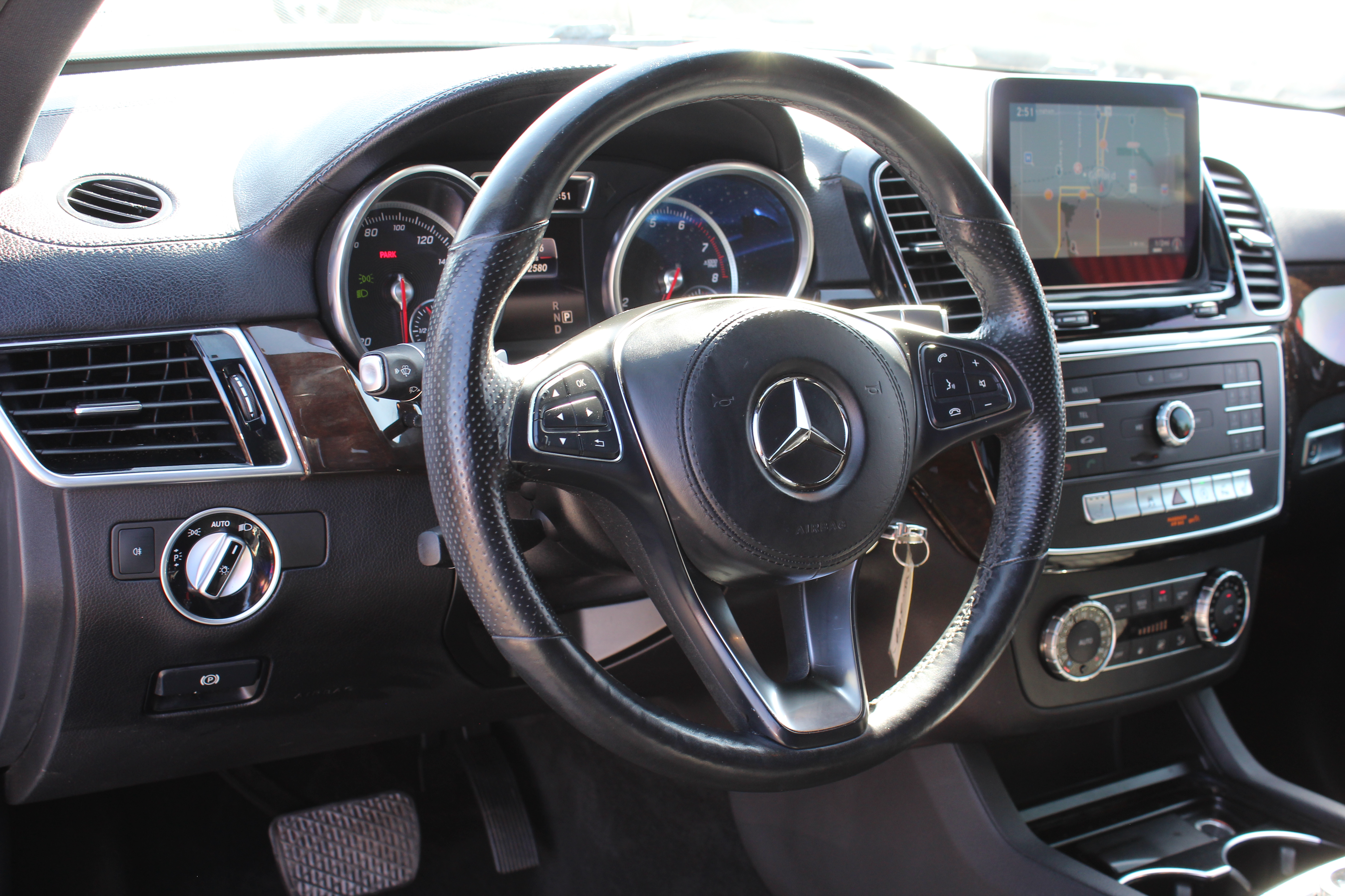 2017 Mercedes-Benz GLS 450 GLS 450 4MATIC SUV - White exterior view 19