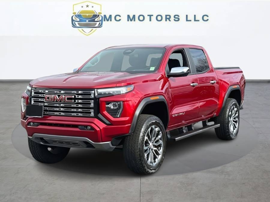 2023.0 GMC Canyon 4WD Denali Crew Cab Short Box's photo